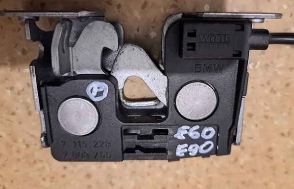 BMW E60 E90 E92 Motorhuvudlås 51237115229 image 5
