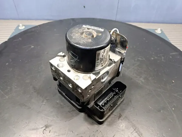 ABS-rempomp Renault Laguna III GT 2.0 dCi image 3