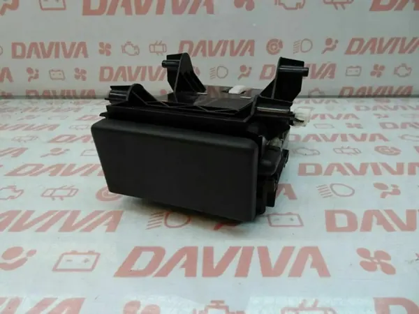 Nissan Primera Fronttunnel-Aschenbecher OEM No MPN 2006 image 7