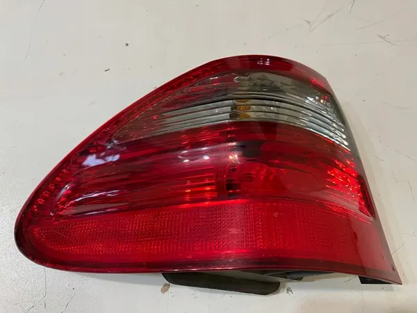 LINKER ACHTERLAMP MERCEDES W211 E CLASS COMBI A2118201164 image 2