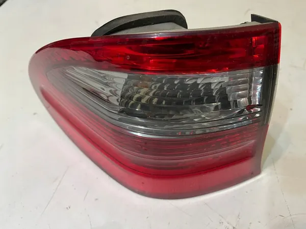 LINKER ACHTERLAMP MERCEDES W211 E CLASS COMBI A2118201164 image 3