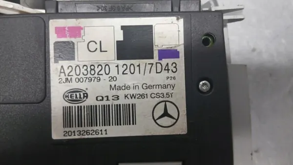Éclairage Cabine Mercedes-Benz Classe C W203 OEM 2038201201 image 3