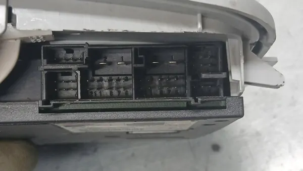Éclairage Cabine Mercedes-Benz Classe C W203 OEM 2038201201 image 5