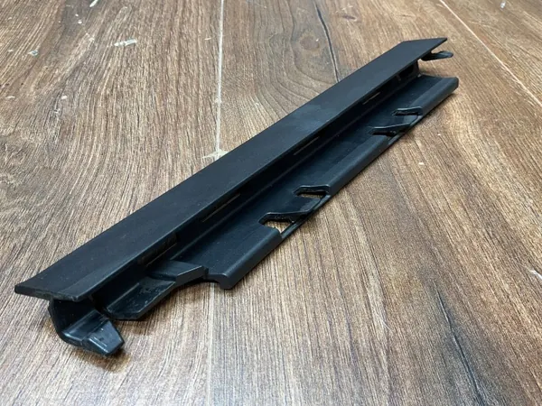 Porsche OEM 9Y0807819A Tira Parachoques Trasero Izquierdo image 6