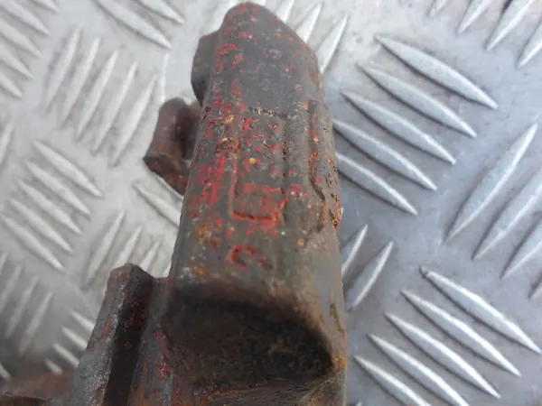 AUDI A4 B6 Remklauwbeugel Rechts of Links image 6