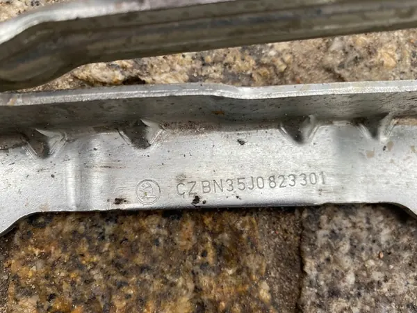 SKODA FABIA II OCTAVIA III Bisagra de Capó Izquierda 5J0823301 image 3