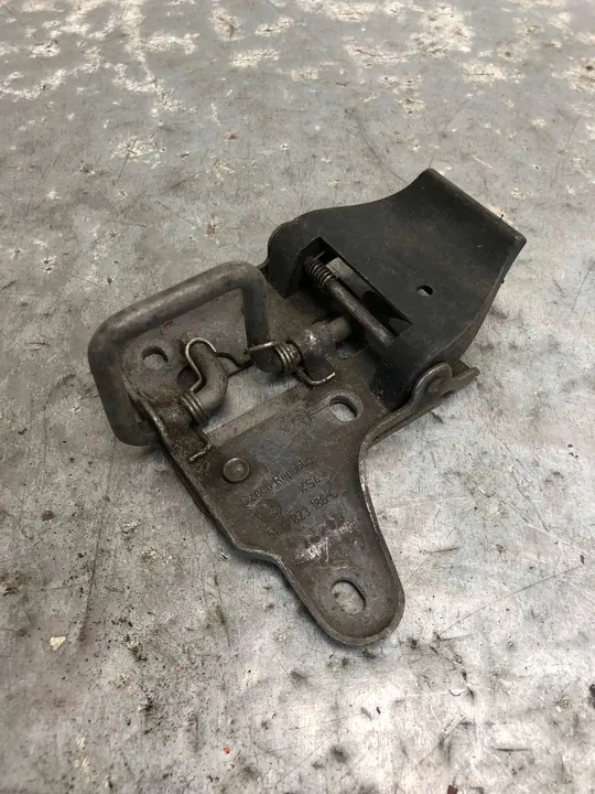 Motorhuvudslås Skoda Octavia III 5E0823186C image 2