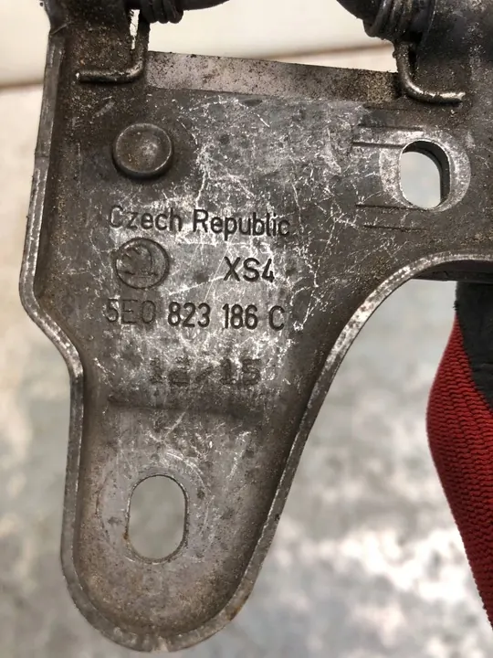 Motorhuvudslås Skoda Octavia III 5E0823186C image 4