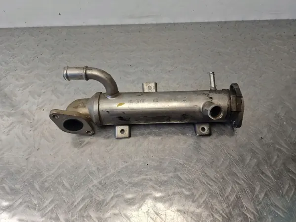 Radiador de refrigeración motor Volkswagen OE 038131513P image 2