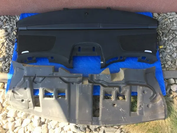 OEM 310126173915 Mercedes W222 Prateleira Traseira Burmester 2018 image 2