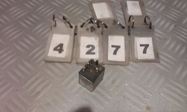 Mercedes Relä 0015425919 W126 W124 image 2