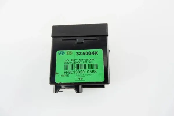 Enchufe USB/AUX Hyundai i40 OEM 96120-3Z5004X image 6