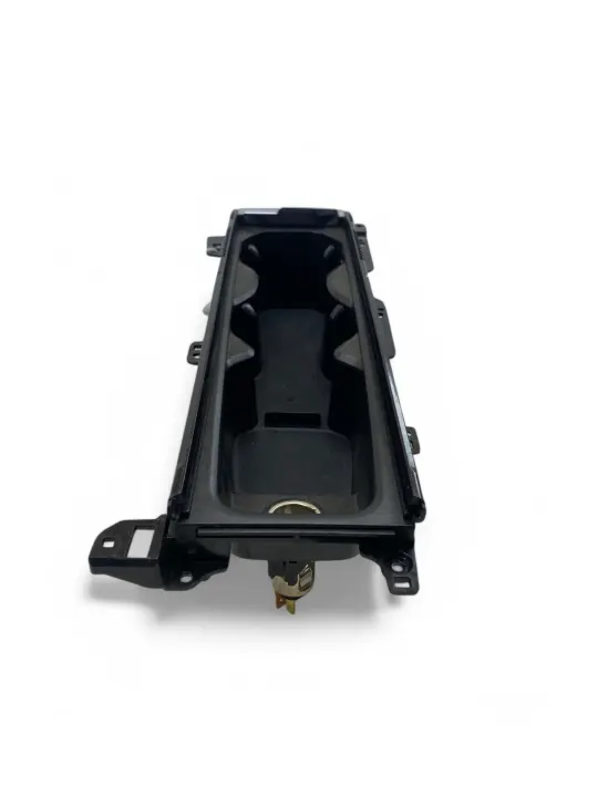 Volvo XC90 Bekerhouder OEM 31389958 Dashboard image 3