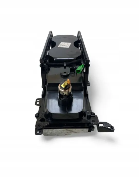 Volvo XC90 Bekerhouder OEM 31389958 Dashboard image 8
