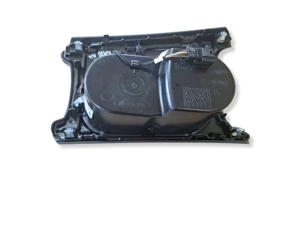 Mercedes-Benz Becherhalter OEM A1766804900 - Gebraucht image 3