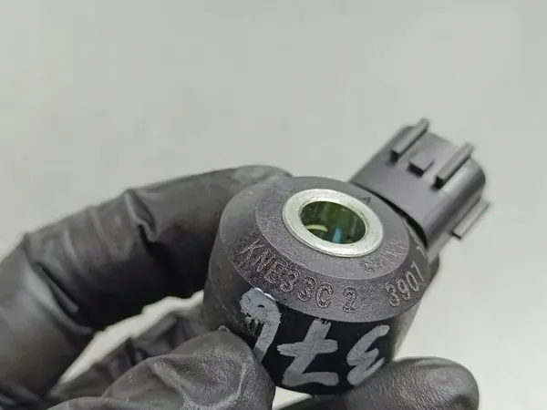 Sensor de golpeteo Nissan OEM FOB54021 - Usado image 4