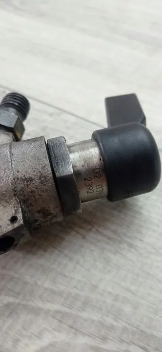 FORD FIESTA MK6 VI V 1.4 HDI Injektor 9645988580 image 7