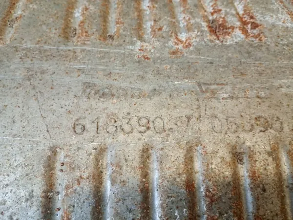 Keskivaimennin Mercedes W123 2.3B OEM tlumik srodkowy image 4