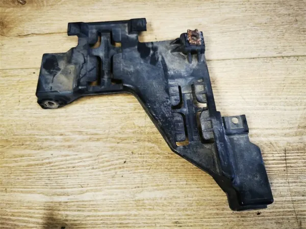 Audi Q5 8R Oikea ajovalokiinnike OEM 8R0805608 image 7