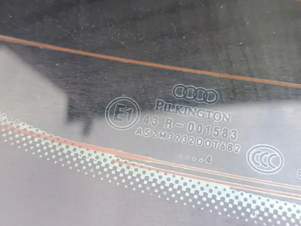 Audi S1 A1 8X Heckklappenscheibe OEM 8X0 - Gebraucht image 10