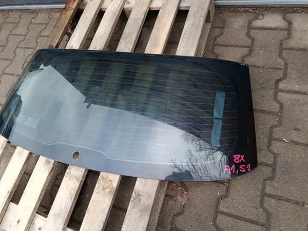 Audi S1 A1 8X Heckklappenscheibe OEM 8X0 - Gebraucht image 3