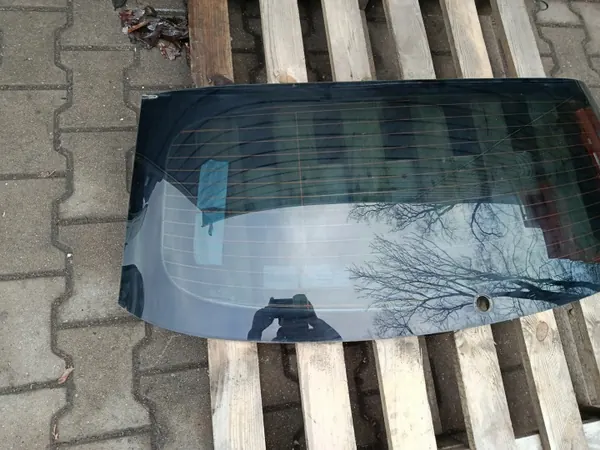 Audi S1 A1 8X Heckklappenscheibe OEM 8X0 - Gebraucht image 4