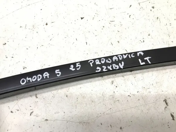 CHERY OMODA 5 C5 2025 Guia de janela traseira esquerda image 3