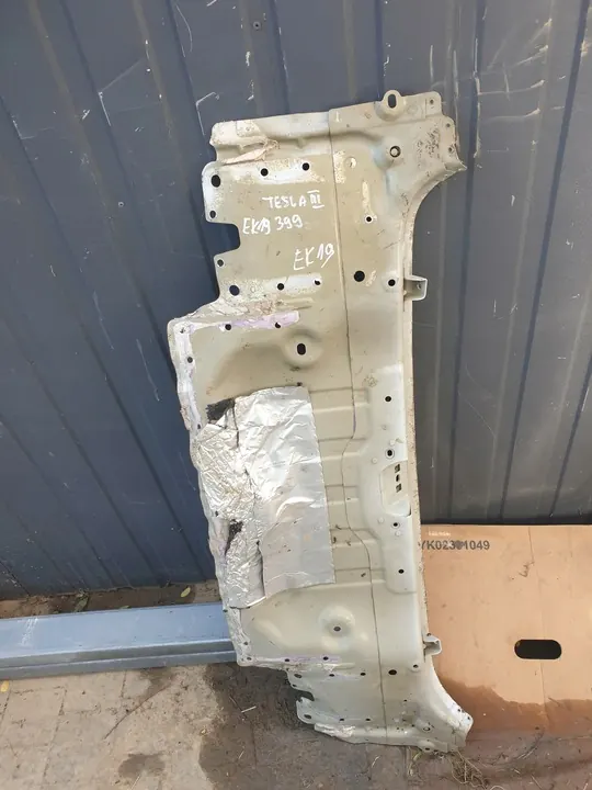 TESLA 3 III Reforço de Para-choque Traseiro 1077958-S0-A image 2