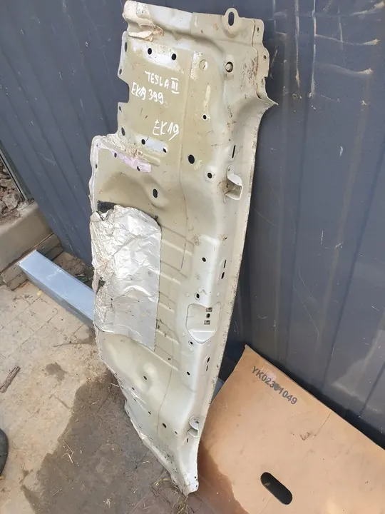 TESLA 3 III Reforço de Para-choque Traseiro 1077958-S0-A image 3