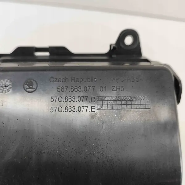 Cinzeiro Skoda Karoq OEM 57C863077E - Usado image 5