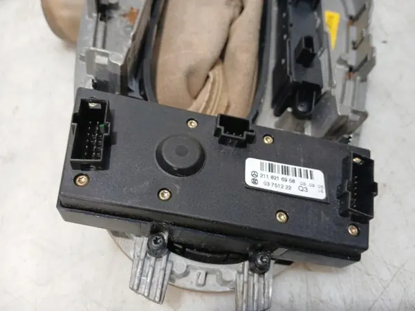 Pomo de cambios Avantgarde Mercedes-Benz OE 2118216958 image 4
