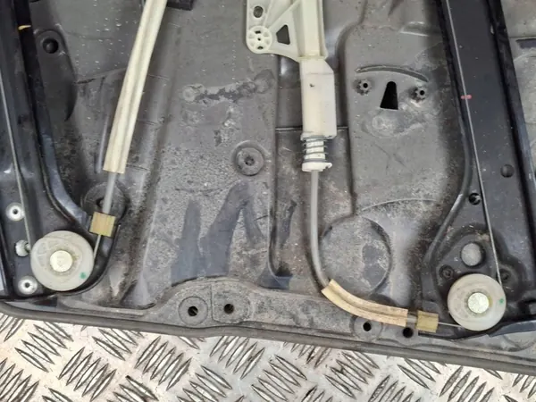 MERCEDES CLA 117 FECHADURA PORTA DIANTEIRA DIREITA image 10