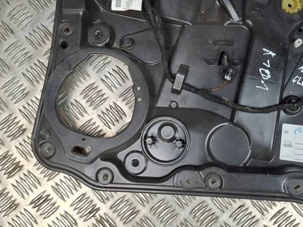 MERCEDES CLA 117 FECHADURA PORTA DIANTEIRA DIREITA image 2