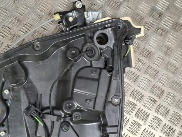 MERCEDES CLA 117 FECHADURA PORTA DIANTEIRA DIREITA image 4