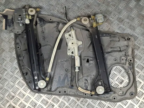 MERCEDES CLA 117 FECHADURA PORTA DIANTEIRA DIREITA image 6