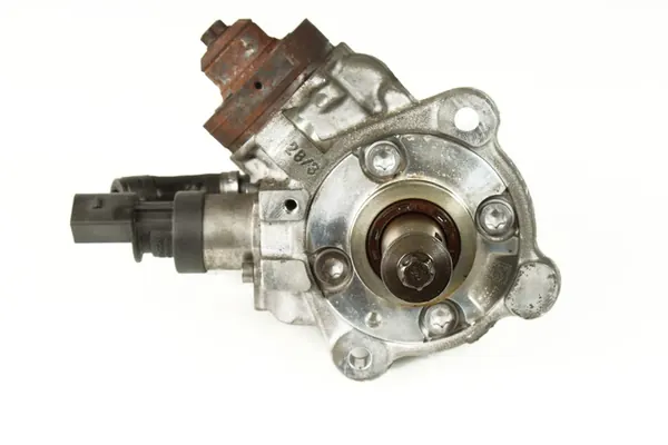 BMW E83 X3 1.8d 2.0d N47 Brandstofpomp 7797874 image 2