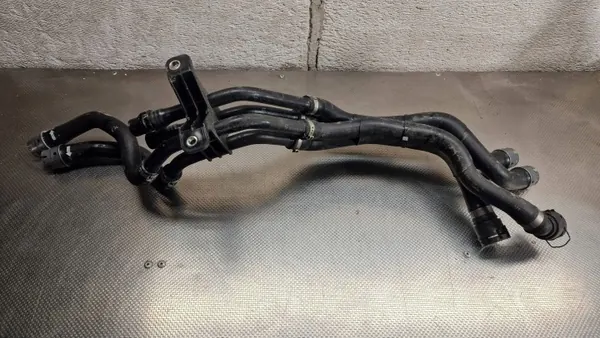 Manguera Calefactor Mercedes-Benz OEM A2435004400 - Usado image 2