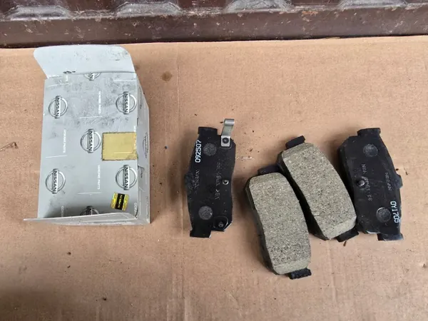 OEM 44060-7E690 Jarrupalat-sarja Nissan Infinitille image 2
