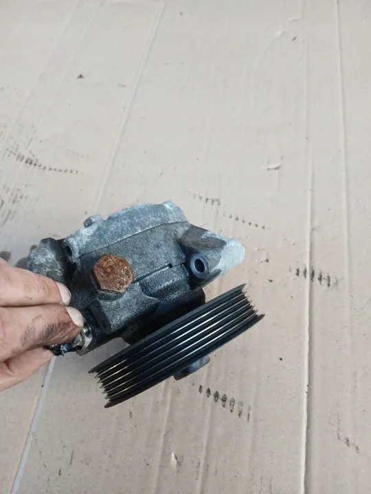 Pompe de direction assistée Ford OEM - Mondeo MK4 2.0 TDCI image 4