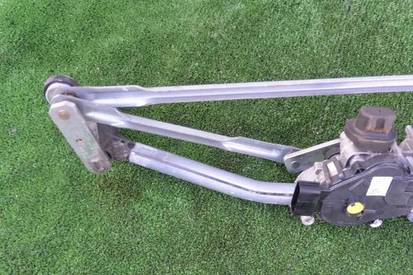 Pyyhkijän mekanismi Dacia Renault Duster II image 2