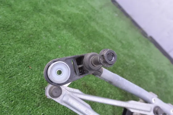 Pyyhkijän mekanismi Dacia Renault Duster II image 9