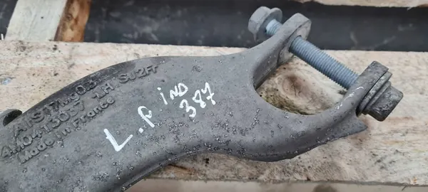 A6 C8 4K Iskunvaimentimen Kiinnike Vasemmalla Edessä 4M0413037L image 2