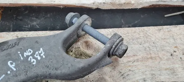 A6 C8 4K Iskunvaimentimen Kiinnike Vasemmalla Edessä 4M0413037L image 3