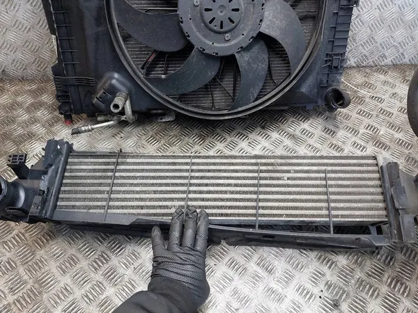 Radiator Set + Ventilator Mercedes W203 2.2 CDI A2035000854 image 3