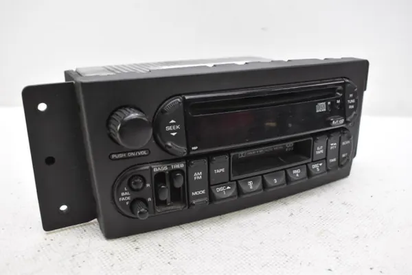 Radio CD Cassette OEM P05094468AC pour Chrysler Pacifica image 3