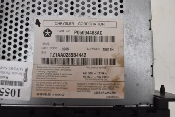 Radio CD Cassette OEM P05094468AC pour Chrysler Pacifica image 8