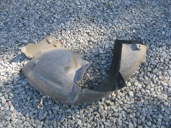 Right Front Wheel Arch Audi TT 8J 8J0821172B image 2