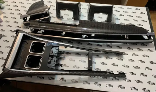 OEM 5736100 Kolfibertunnelsats för BMW 7 G70 image 2