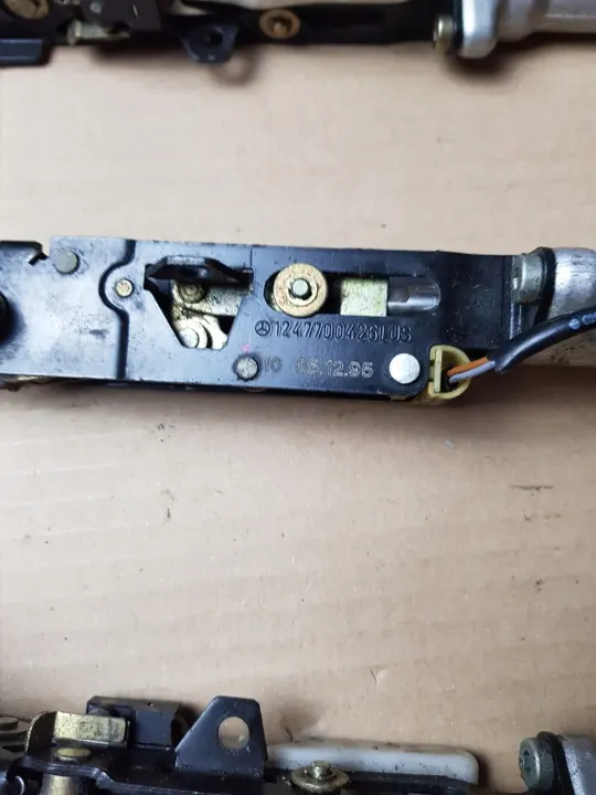 Mercedes W124 Cabrio dakactuator OEM 1247700426 image 3