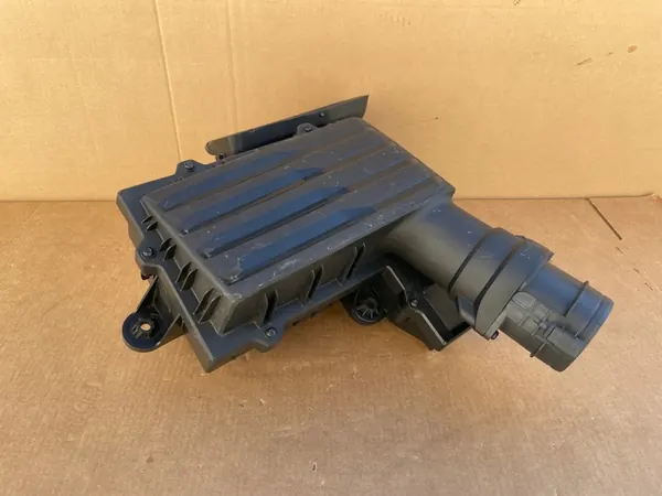 Ilmansuodattimen kotelo VW Skoda Seat Audi image 5